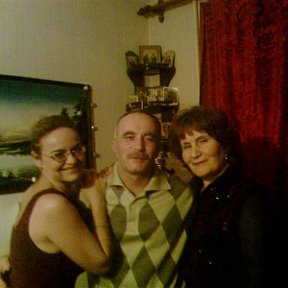 Фотография "31 декабря 2006 г.Я с мужем  Володей и его сестрой Людмилой"