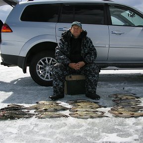 Фотография "Чудесная погода, отличные друзья, ну и таким уловом не хвастаться нельзя!"