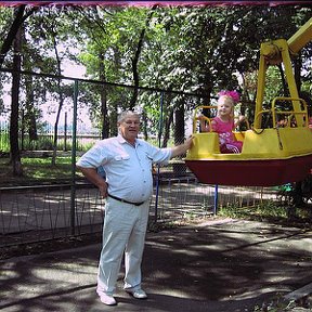 Фотография "Я с младшей дочерью Ангелиной в парке"