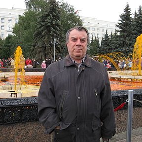 Фотография "Челябинск 2010 Морковный фонтан"