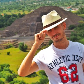 Фотография "Мексика, Теотиуакан, на вершине пирамиды Солнца"