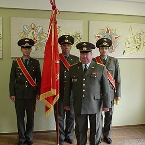 Фотография "Боевое знамя ЗакВО-ГРВЗ (я в центре со знаменем)"