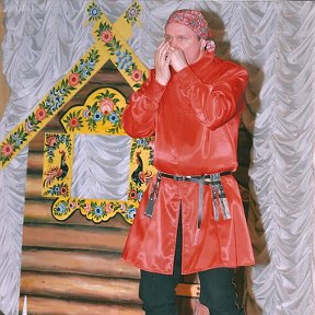 Фотография "игра на губной гармошке костюм Некрасовские казаки"