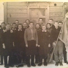 Фотография "1962г  10 класс крыловской школы осинский район пермской области"