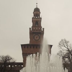 Фотография "Fountain in Piazza Castello in Milan, Italy <3"