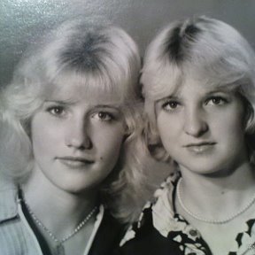 Фотография "Я с подругой Татьяной Ольшевской (справа) 1978"