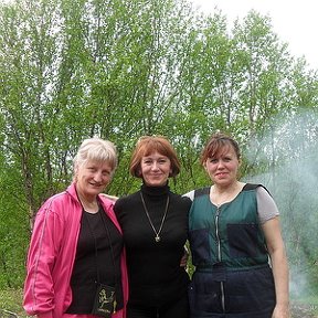 Фотография "26.06.2010г Заозерск встреча с земляками(я слева)"