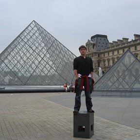 Фотография "Лето 2007 года. Три Пирамиды в Париже..."
