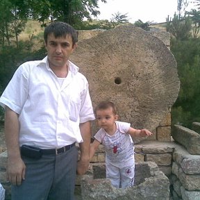 Фотография "Я с дочкой в Дербентской крепости"