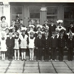Фотография "Это 1 класс 1982 год. г. Хмельницкий. Я в верхнем ряду."