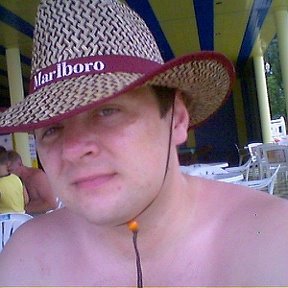 Фотография "2005г. на отдыхе в Сочи.
А все таки идет мне шляпа :)"