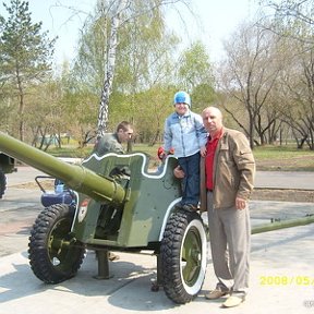 Фотография "Парк Победы г. Челябинск. Я с внуком Даней."