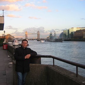 Фотография "То есть в Лондон. Хорошая погода, красивая речка"
