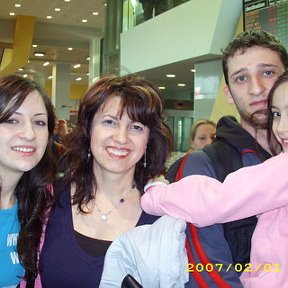 Фотография "на фотографии изображена я с тремя детьми:Галочка,Эдик 
 и Зоар  "