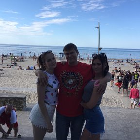Фотография "Я и мои дочки Юля и Снежана. Юрмала. Рижский залив. 30 июля 2017 г"