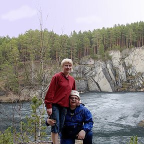 Фотография "Я и моя любимая Юленька. Тальков камень за спиной"