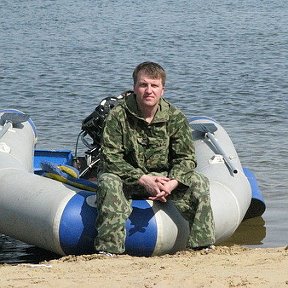 Фотография "Приблизительно так должна выглядеть (в моих мечтах) старческая скамеечка возле дома."