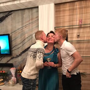 Фотография "31.12.2017г.    "двойной поцелуй" на день рождения"