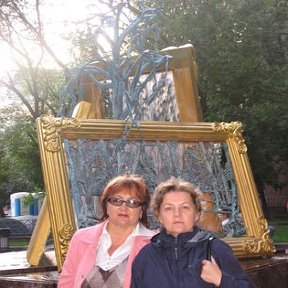 Фотография "Я с подругой Леной в Москве"