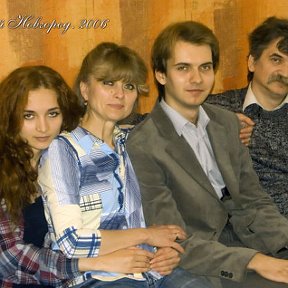 Photo "Слева направо: Дарья Дмитриевна, Оленька - моя жена, Василий Дмитриевич, старый седой - енто я..."