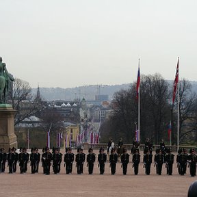 Фотография "Норвегия. Площадь перед Королевским дворцом"