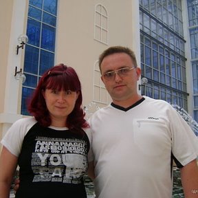 Фотография "С женой Ольгой в Континенте.Омск.2008. За неделю до родов."
