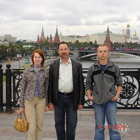 Фотография "Со старшими детьми Таней и Мишей во время командировки в Москву"