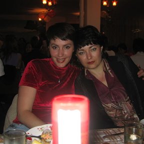 Фотография "фото снято на Иссык-куле 2007 года, слева я, а справа моя родная сестра Валерия"