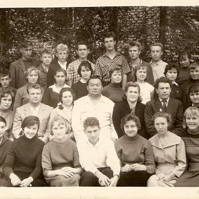 Фотография "Я, 4-ый слева, 9"А"класс, 5 июня 1963г, Каджи-Сай"