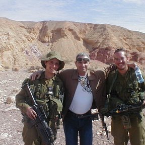 Фотография "С солдатами Армии обороны Израиля в Эйлате"