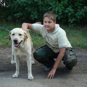 Фотография "это я на дачи с моей собакой брюсом"