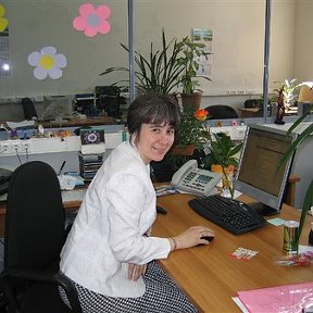 Фотография "На работе в день варенья, июнь 2006"