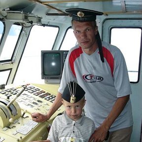 Фотография "Я и мой маленький капитан. Анапа 2005"