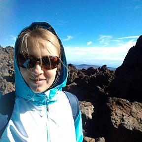 Фотография "Вулкан Тейде (действующий), Канарские острова, 3555 м над уровнем моря. Над облаками красота и пахнет свободой! :-) 31.12.2017"