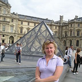 Фотография "Париж май 2009, вход в Лувр"
