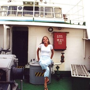 Фотография "Я на теплоходике в Черном море....лет 6 назад:-) Прикольно"