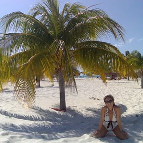 Фотография "Это я на Кубе прошлой зимой:Карибское море и самый мелкий в мире белый песок"