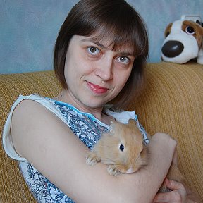 Фотография "Я с домашним кроликом.
май 2010 г."