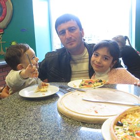 Фотография "с детками в пиццерии))"