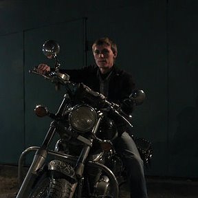 Фотография "- Whose motorcycle is this?
- It's a chopper, baby."