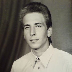 Фотография "Это я в 1991г после выпускного"