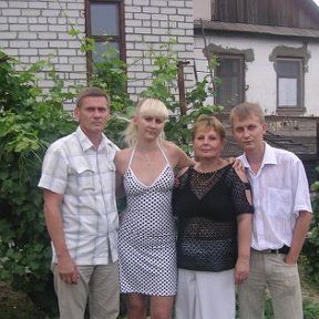 Фотография "я и моя семья.Дочь Дарья,жена Галина, и любимый сынок Павел!!!"