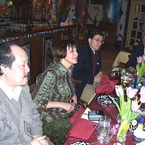 Фотография "Cлева -муж,  Гохуэй Янг, справа - старший сын Станислав.снято в 2007 на 85-летии моего отца, Франкфурт на майне, ресторан "Кправан""