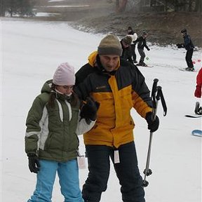 Фотография "Лейк-Плэсид. Учу Дашку кататься на лыжах."