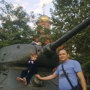 Фотография "я, моя дочка и легендарная Т-34-85"
