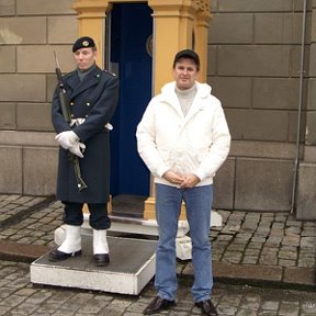 Фотография "01.01.2007 Стокгольм.На страже покоя Короля Карла XVI  Густава."