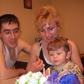 Фотография "Я и моя семья !!! Жена Маринка и сын Данилка. Сыну 2 года , фото с его дня рождения."