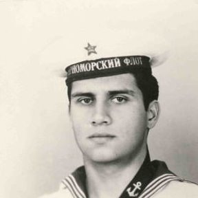 Фотография "Черноморский флот, 1978 год ( укладчик парашютов 943 МРАП)"