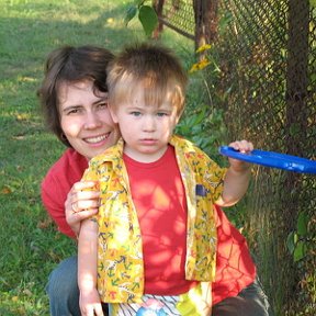 Фотография "С сыном на даче, 2006 г."