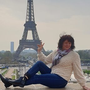 Фотография "Какая разница, сколько лет моим кедам, если я в них гуляю по Парижу?). #париж"
